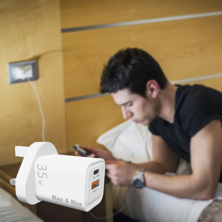 Max & Max GaN Dual port charger 35Watts White